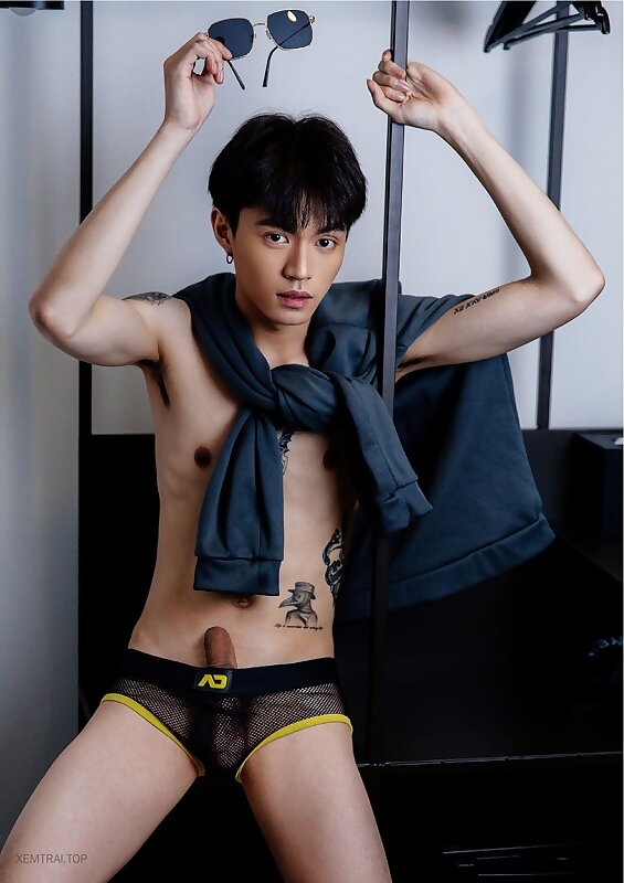 Next Image >>
