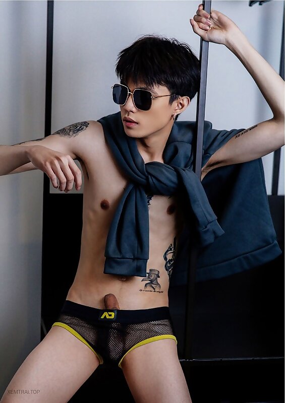 Next Image >>