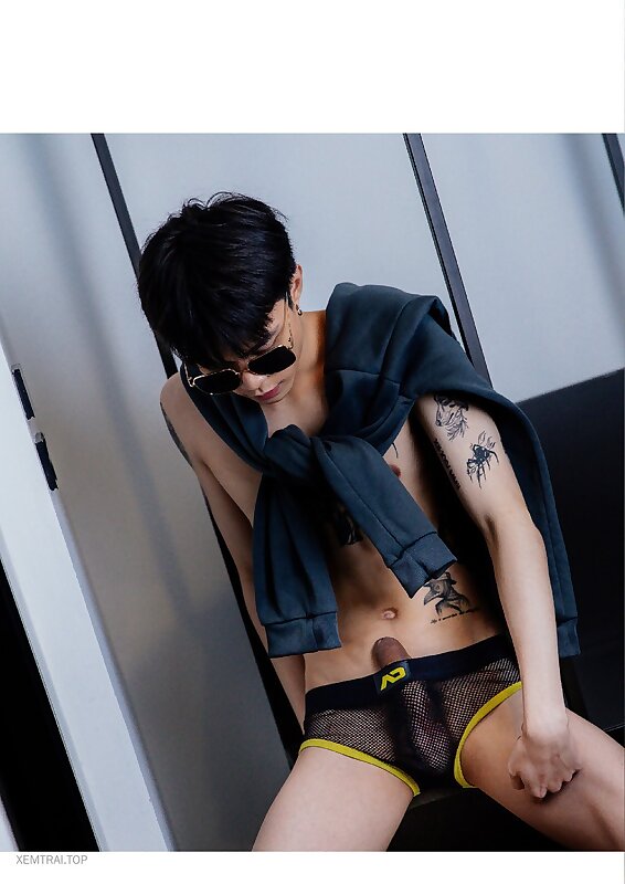 Next Image >>