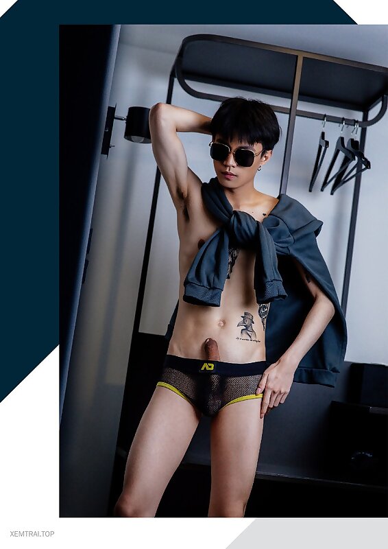 Next Image >>