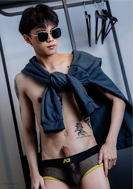Next Image >>