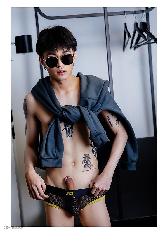 Next Image >>