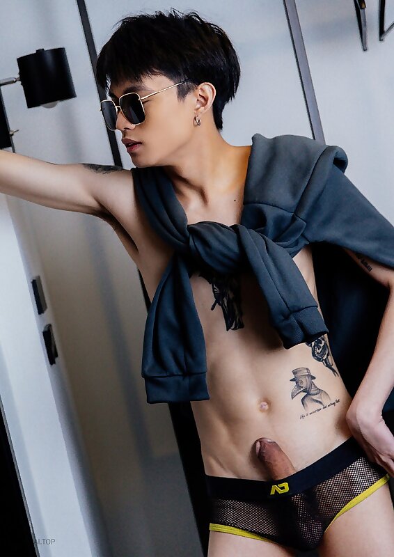 Next Image >>