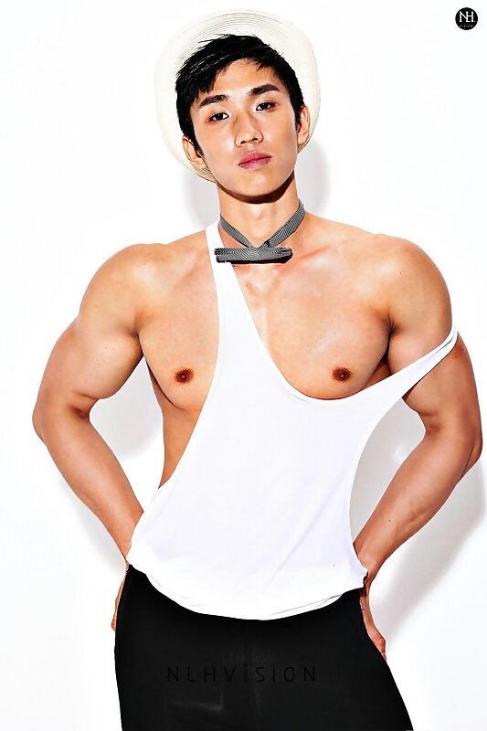 Next Image >>