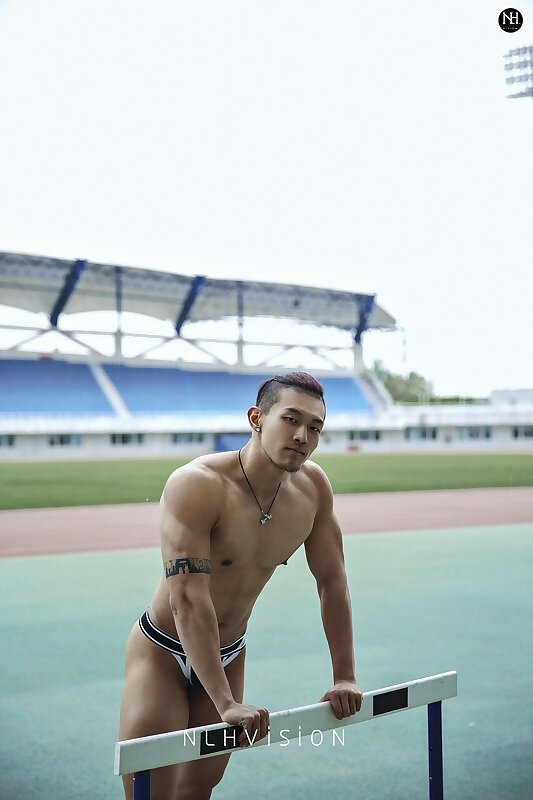 Next Image >>