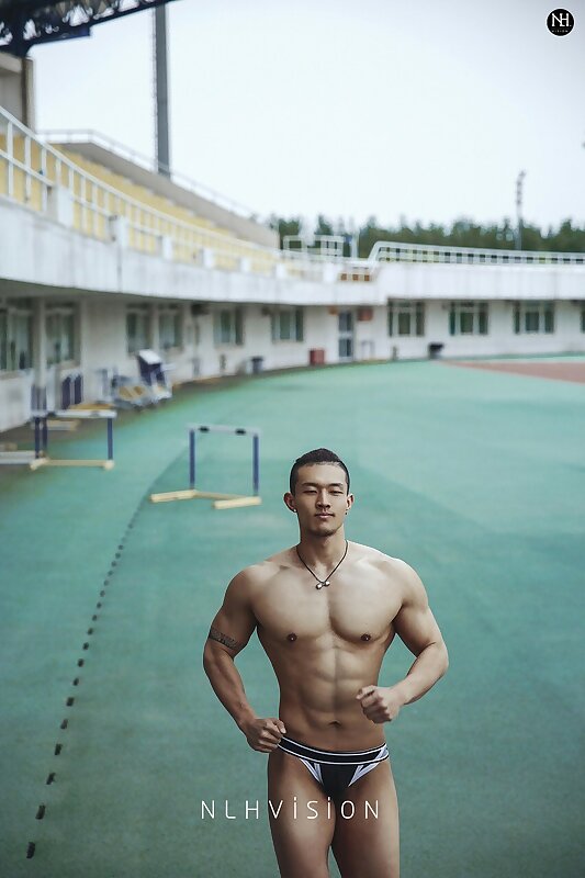 Next Image >>