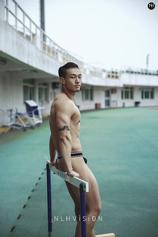 Next Image >>