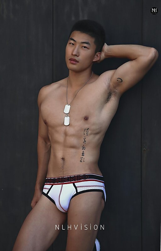Next Image >>