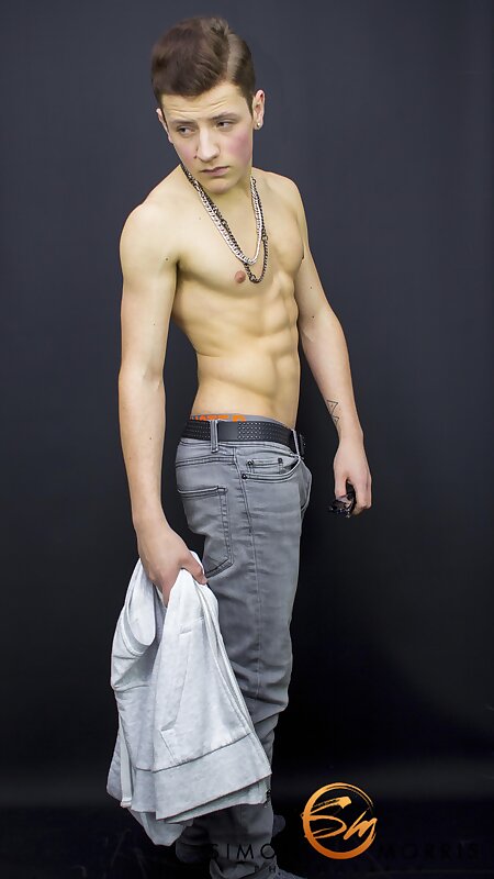 Next Image >>