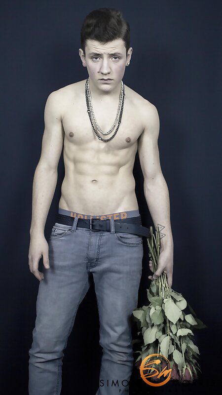Next Image >>