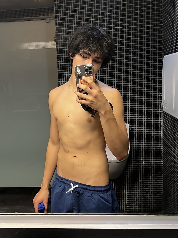 Next Image >>