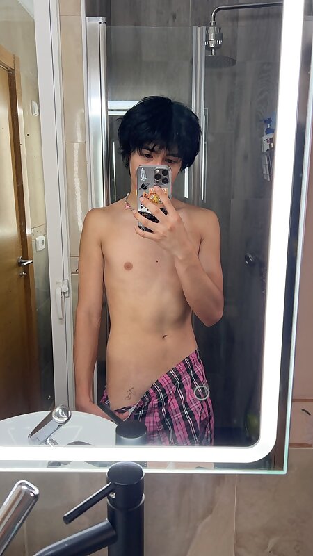 Next Image >>