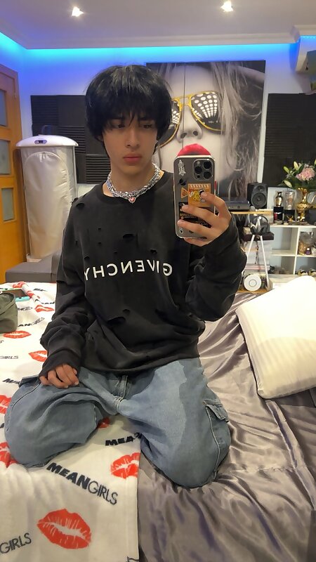 Next Image >>