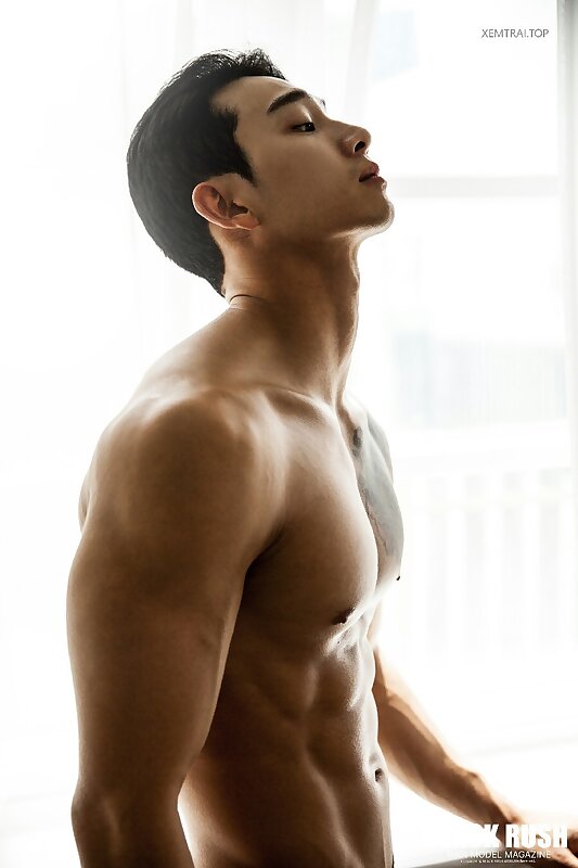 Next Image >>