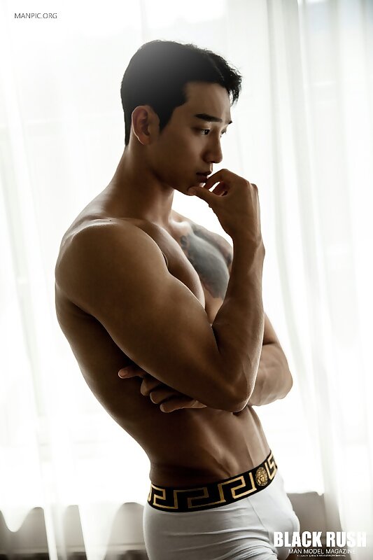 Next Image >>