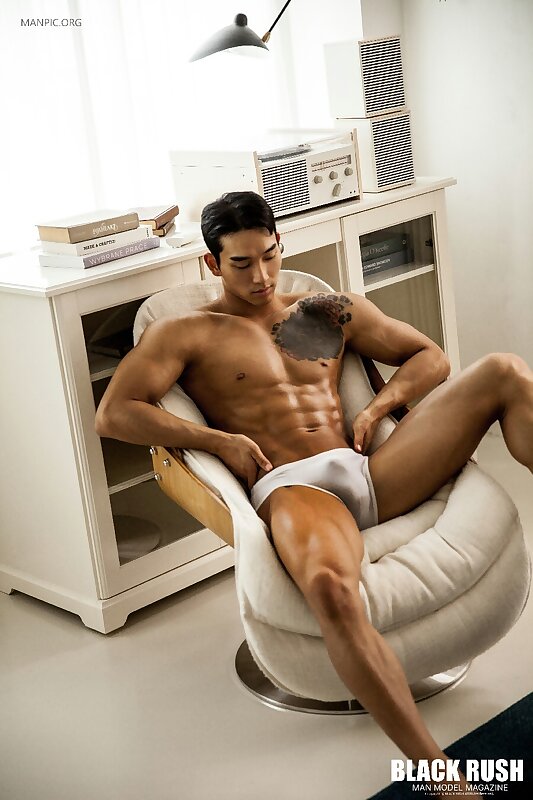 Next Image >>