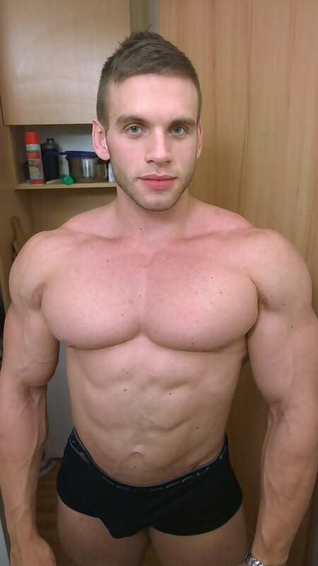 Next Image >>