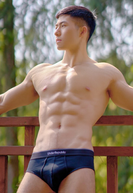 Next Image >>