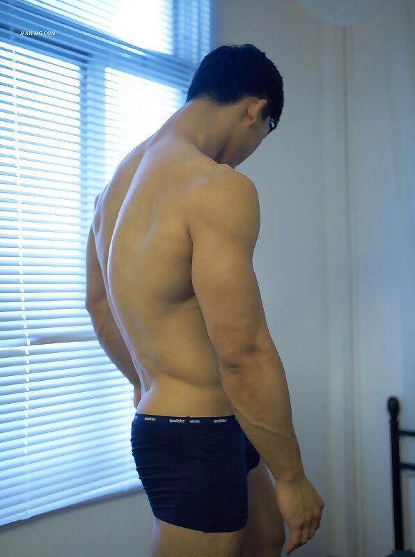 Next Image >>
