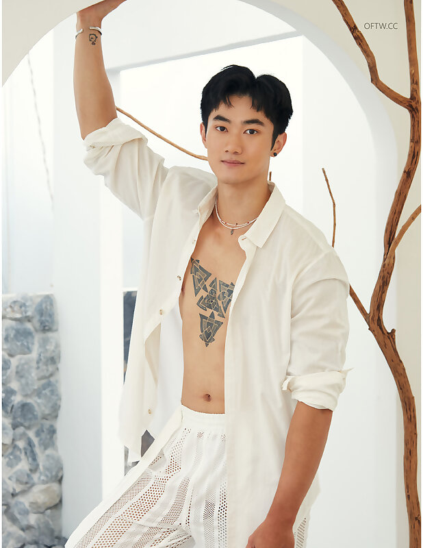 Next Image >>