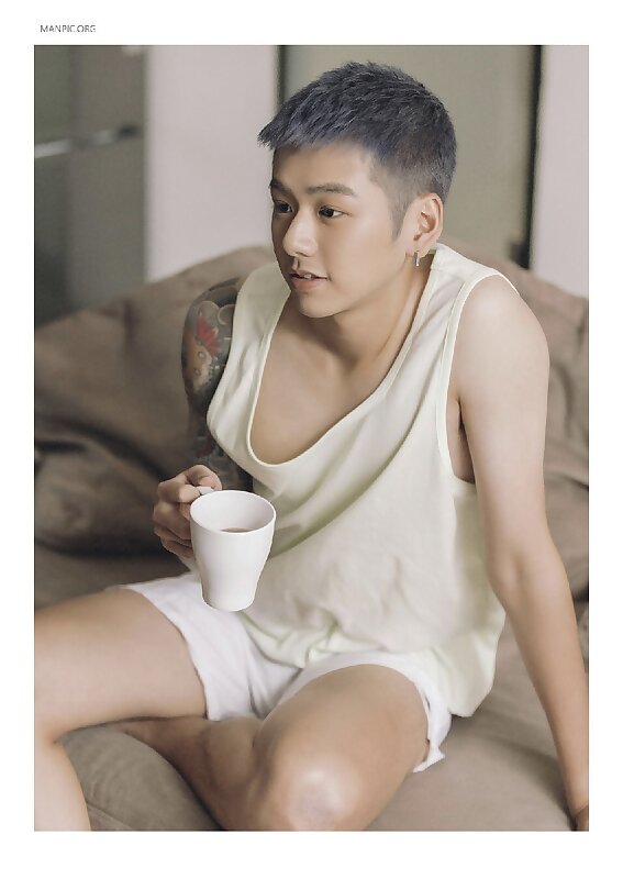 Next Image >>