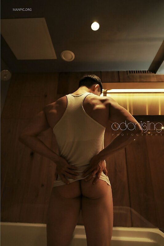 Next Image >>