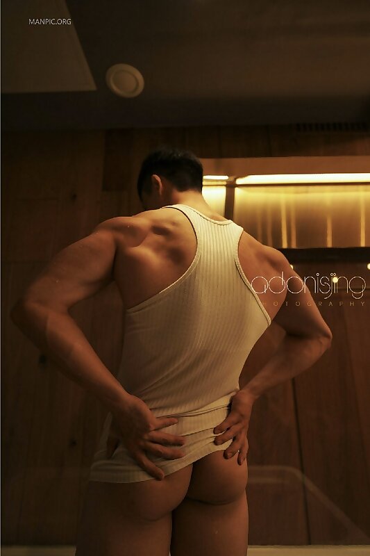 Next Image >>