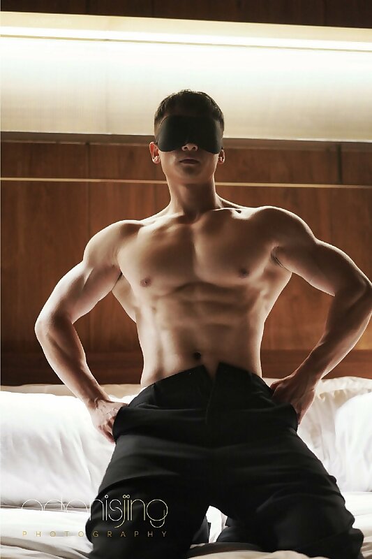 Next Image >>