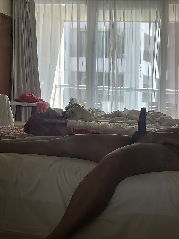 Next Image >>