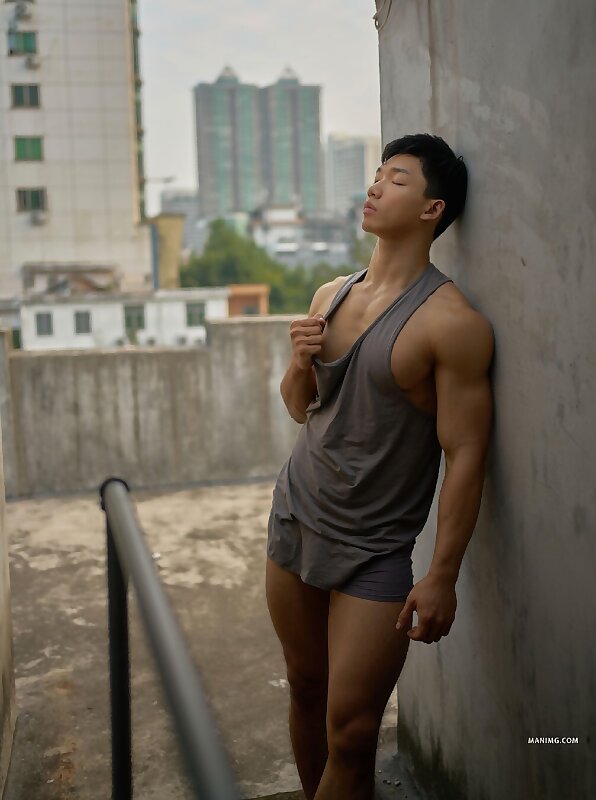 Next Image >>