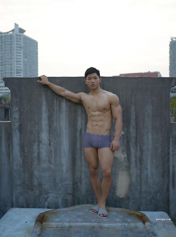 Next Image >>