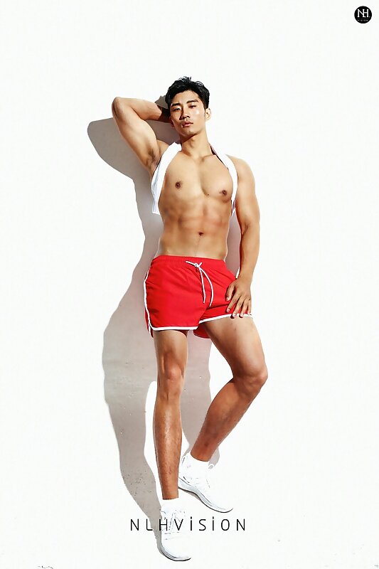 Next Image >>