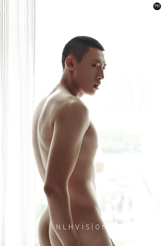 Next Image >>