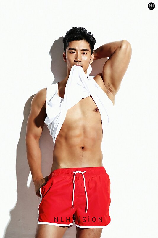 Next Image >>