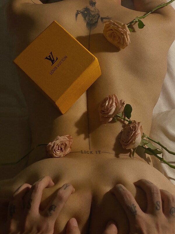 Next Image >>