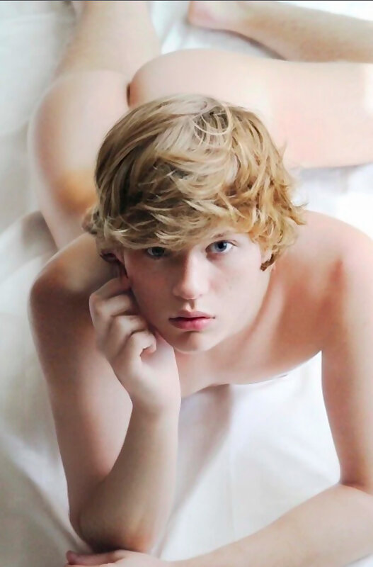 Next Image >>