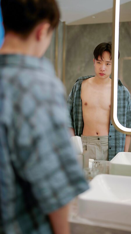Next Image >>