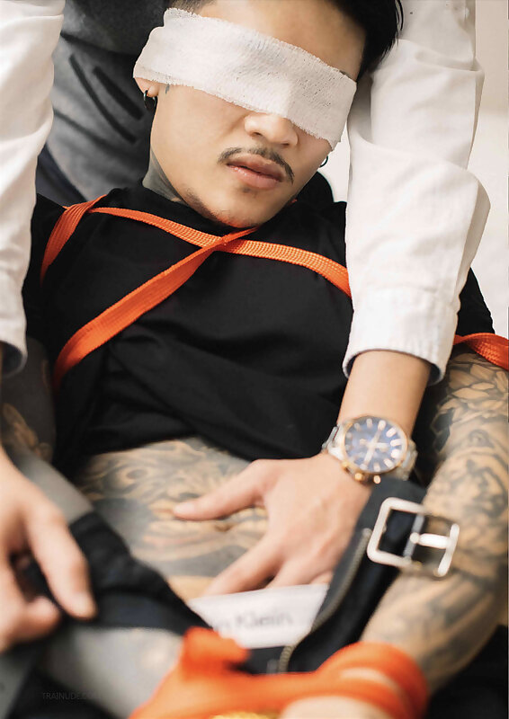 Next Image >>