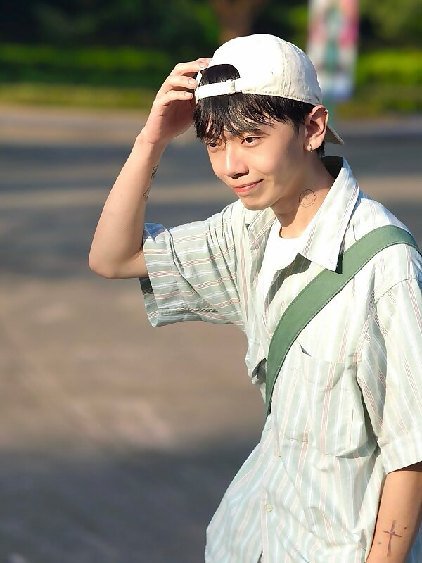 Next Image >>