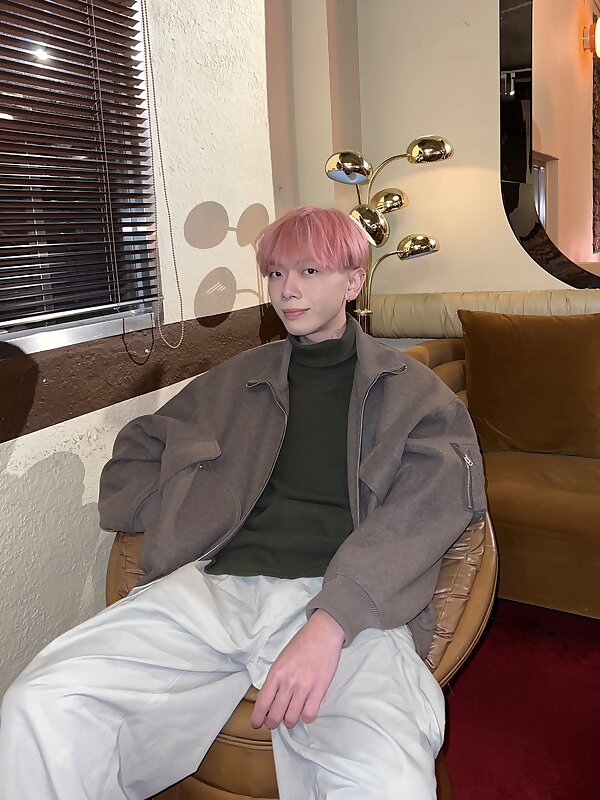 Next Image >>
