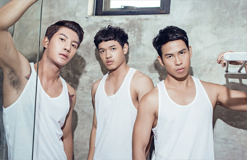 Next Image >>