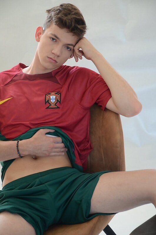 Next Image >>