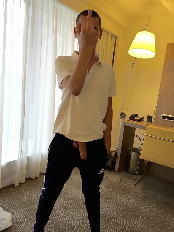 Next Image >>