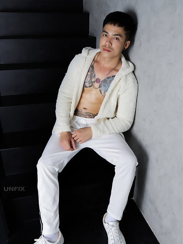 Next Image >>