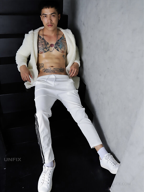 Next Image >>