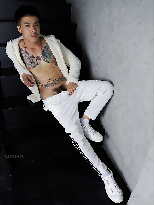 Next Image >>