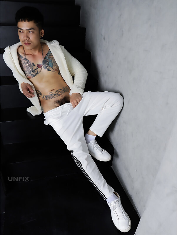 Next Image >>
