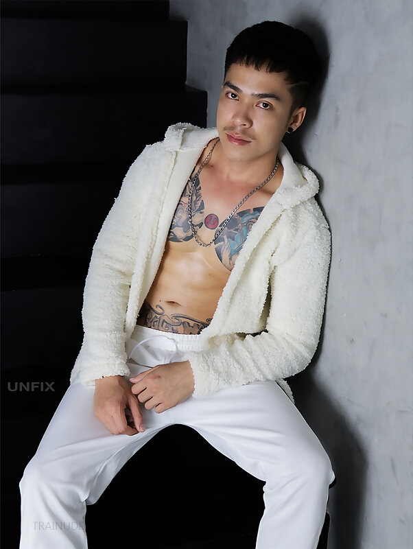 Next Image >>