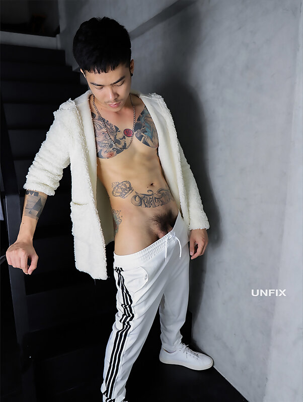 Next Image >>