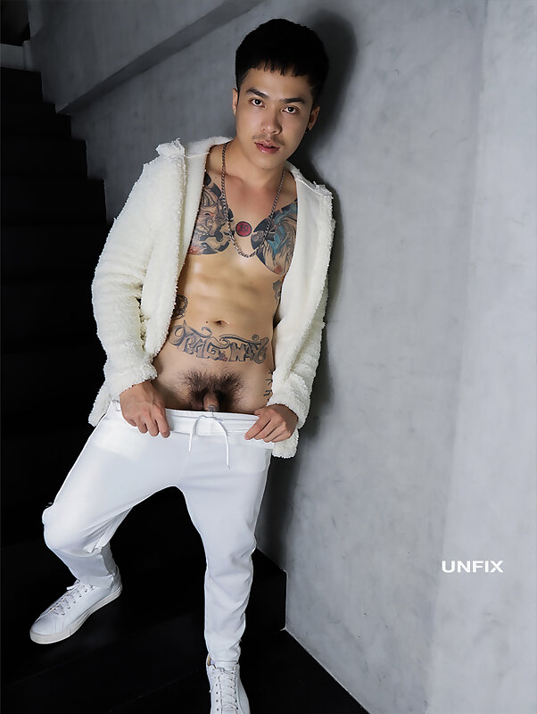 Next Image >>